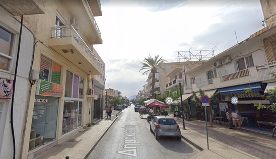 Image: Επί της οδού Δημοκρατίας συνεχίζονται οι ασφαλτοστρώσεις στην Ιεράπετρα