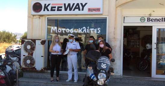 Image: Yiotis Moto cross Crete : Δωρεά service και κράνους για τη μοτοσυκλέτα του Λιμεναρχείου Ιεράπετρας
