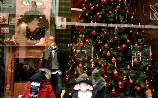 Image: Πρόταση για Χριστουγεννιάτικα ψώνια τέσσερις μέρες πριν τα Χριστούγεννα και με SMS στο 13033