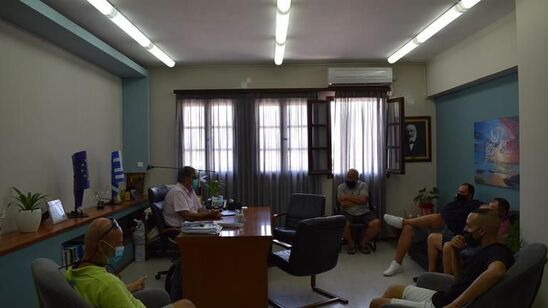 Image: Άγιος Νικόλαος- Συνάντηση του Δημάρχου με τους εκπροσώπους του Συλλόγου Εστίασης και Διασκέδασης