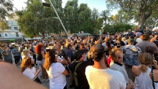 Image: Συγκέντρωση αντιεμβολιαστών στο κέντρο του Ηρακλείου