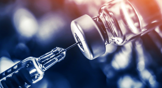 Image: Κορωνοϊός εμβόλιο: Η Κομισιόν υπέγραψε συμβόλαιο με την AstraZeneca για 300 εκατ. δόσεις