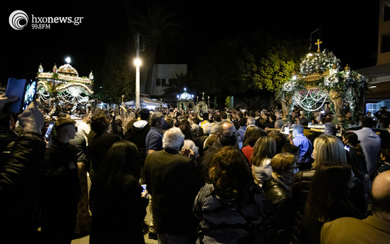 Image: Με κατάνυξη και ευλάβεια η περιφορά των ολάνθιστων Επιταφίων στη Ιεράπετρα