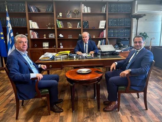 Image: Συνάντηση Περιφερειάρχη Κρήτης με τον Αναπληρωτή Υπουργό και τον Υφυπουργό Ανάπτυξης για έργα της Κρήτης