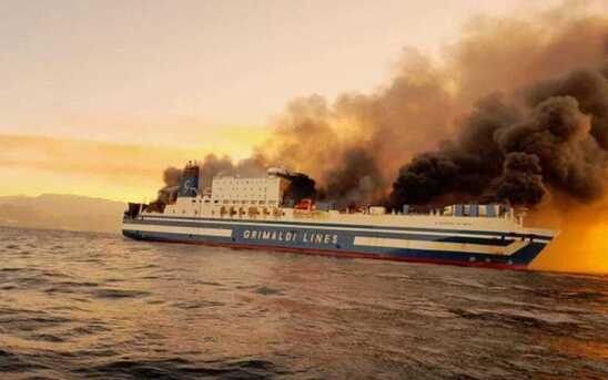 Image: Φωτιά σε πλοίο στην Κέρκυρα: Δύο εγκλωβισμένοι στο Euroferry Olympia - Δέκα οι αγνοούμενοι