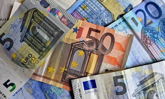 Image: Κορωνοϊός: Πρόστιμο 2.000 ευρώ σε πολίτη - Τον «έδωσαν» οι συνάδελφοί του στη Ρουμανία
