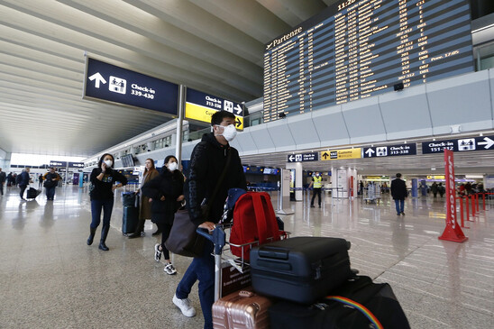 Image: Kορωνοϊός: Μπαράζ ελέγχων στα αεροδρόμια για εισαγόμενα κρούσματα