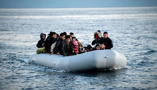 Image: Συνεχής ροή μεταναστών στην Κρήτη: Νέα επιχείρηση νότια της Γαύδου - Ένας αγνοούμενος, αυξάνονται οι φιλοξενούμενοι στην Αγυιά