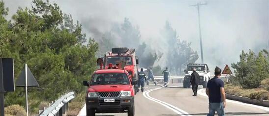 Image: Φωτιά στην Χίο: Νεκρός πυροσβέστης στην Κατάβαση