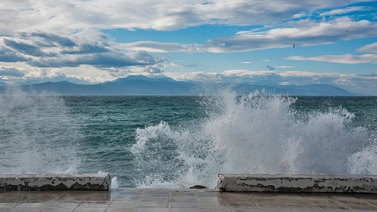 Image: Απαγορευτικό απόπλου λόγω ισχυρών ανέμων σε Πειραιά, Λαύριο και Ραφήνα