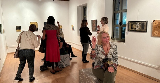 Image: Εγκαίνια της έκθεσης «Ο κόσμος μας στους πίνακες»: Μια Γιορτή Τέχνης στην Ιεράπετρα από την Bettina Wenkums Môrtl