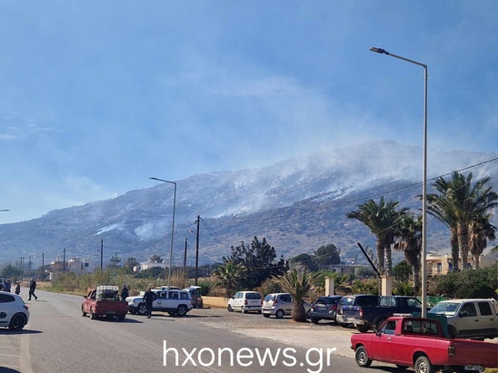 Image: Κάηκε ο τόπος σε Αχλιά ,Μαύρο Κόλυμπο και Κουτσουρά