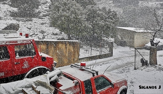 Image: Στον «πάγο» η Κρήτη - Πυκνό χιόνι σε Ανώγεια και Οροπέδιο - Φωτογραφίες