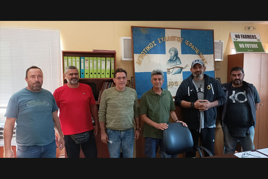 Image: Τον Αγροτικό Σύλλογο Ιεράπετρας επισκέφθηκε ο πρόεδρος του Αγροτικού Συλλόγου Φιλιατρών κ. Κοροβίλιας