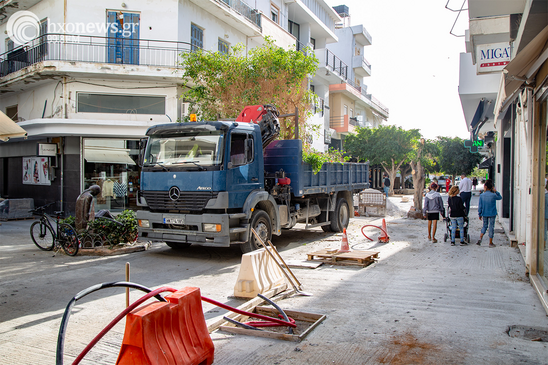 Image: Πλατεία Ιεράπετρας : Αγνώριστη χωρίς δέντρα για το Open Mall(Φωτογραφίες) 