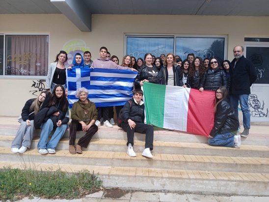 Image: 2ο Γυμνάσιο Ιεράπετρας : Θερμή υποδοχή μαθητών από την από το Cacamo της Σικελίας