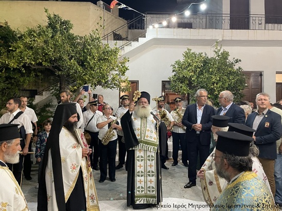 Image: Με λαμπρότητα ο Αρχιερατικός Εσπερινός της εορτής της Γεννήσεως της Υπεραγίας Θεοτόκου στον πανηγυρίζοντα Ιερό Ναό Παναγίας Λιθινών Σητείας