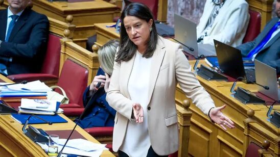 Image: Ψηφίζεται σήμερα το νέο εργασιακό νομοσχέδιο - Το 13ωρο και όλα όσα αλλάζουν για εργαζόμενους και επιχειρήσεις
