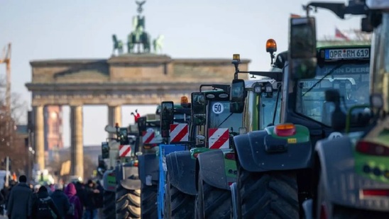 Image: Στους δρόμους οι αγρότες της Γερμανίας