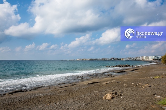 Image: Γέμισε καλάμια η παραλία του Αγίου Ανδρέα – Διαμαρτύρονται οι πολίτες