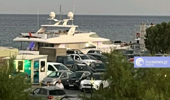 Image: Εντυπωσιακή θαλαμηγός αγκυροβόλησε στην Ιεράπετρα