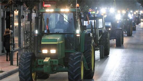 Image: Αγρότες και κτηνοτρόφοι δεν πείστηκαν από τις εξαγγελίες – Τα μπλόκα παραμένουν