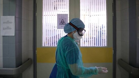 Image: Κορωνοϊός: Αυξάνονται τα κρούσματα – Συναγερμός για εξάπλωση και στα νοσοκομεία
