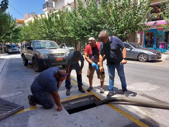 Image: Αποκαταστάθηκε η ζημιά σε αγωγό ύδρευσης στην Ιεράπετρα - Προβληματισμός για τη δυσοσμία