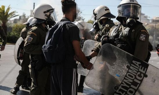 Image: Δικάζουν σήμερα Δευτέρα για... κακούργημα μαθητή Γ' Γυμνασίου 