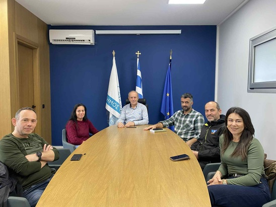 Image: Συνάντηση Δημάρχου Ιεράπετρας με τον Σύλλογο Δρομέων Υγείας για το Coast to Coast Race 2026