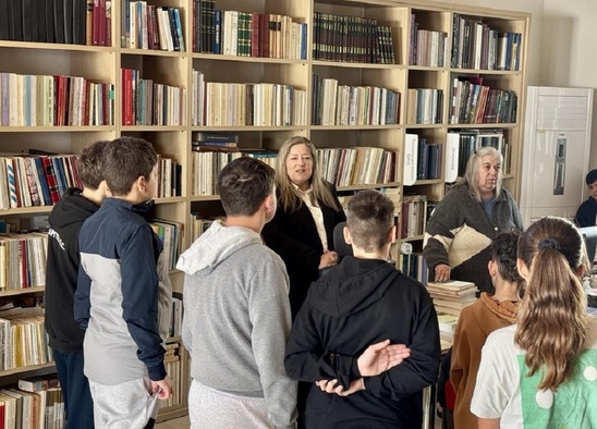 Image: Επίσκεψη μαθητών του 3ου Πειραματικού Γυμνασίου στη Δημοτική Βιβλιοθήκη Ιεράπετρας