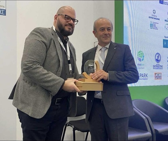 Image: Βράβευση του Δημάρχου Ιεράπετρας για την κοινωνική του προσφορά στο συνέδριο «Κλεισθένης»