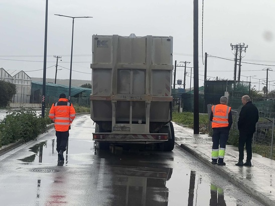 Image: Προσωρινό Κλείσιμο στον Νέο Περιφερειακό ακινητοποιήθηκε νταλίκα του Δήμου λόγω Μηχανικής Βλάβης