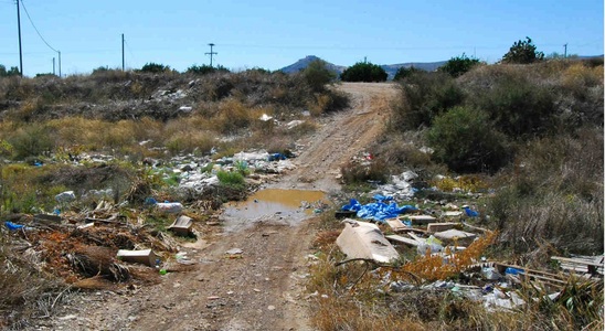 Image: "Έβγαλαν τον κάδο και το σημείο έγινε χωματερή" καταγγέλλει συμπολίτισσα από την Ιεράπετρα