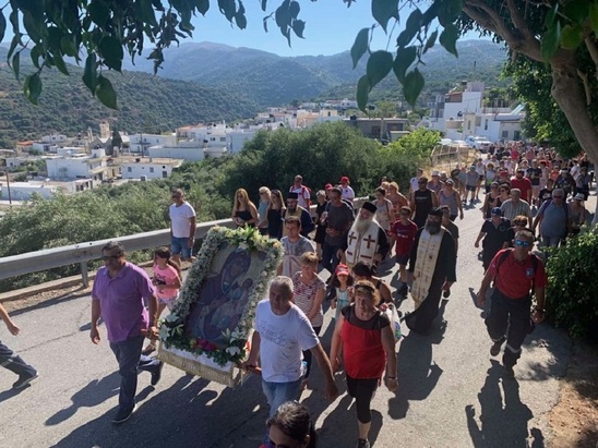 Image: Μεταφορά της Ιεράς Εικόνας της Παναγίας της Φανερωμένης Σητείας στην ομώνυμη Ιερά Μονή στον Τράχηλα