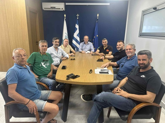 Image: Συνάντηση των Φορέων της Ιεράπετρας με τον Δήμαρχο Ενιαίο Μέτωπο για το Μέλλον της Χρυσής και του Τουρισμού.