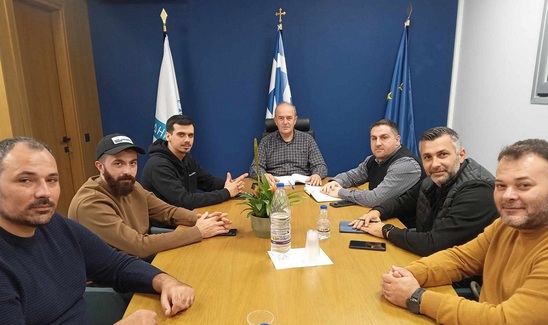 Image: Το Σωματείο καφέ εστίασης Ιεράπετρας στον Δήμαρχο