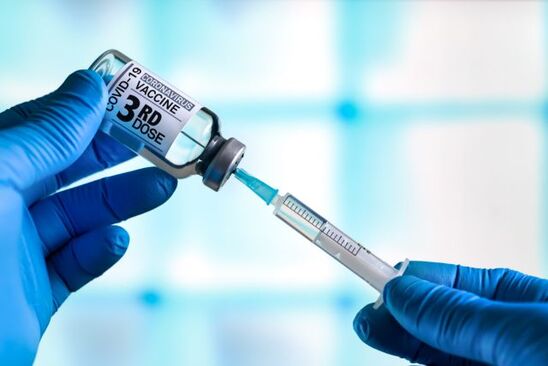Image: Εμβόλιο – Ανοίγει σήμερα η πλατφόρμα των ραντεβού για την 3η δόση – Για τους άνω των 60 και τους υγειονομικούς