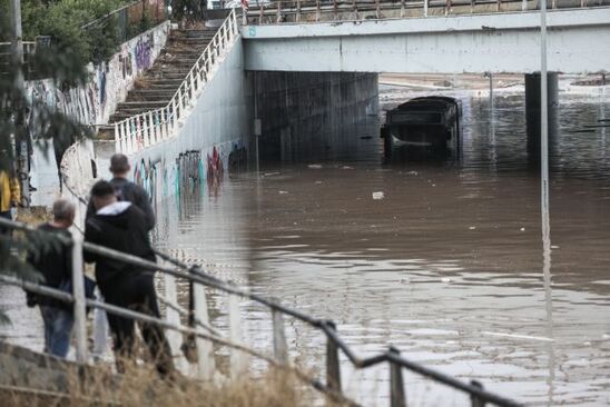 Image: «Μπάλλος» – Στο έλεος της κακοκαιρίας η χώρα – Ένας αγνούμενος, προβλήματα, καταστροφές και έκτακτα μέτρα