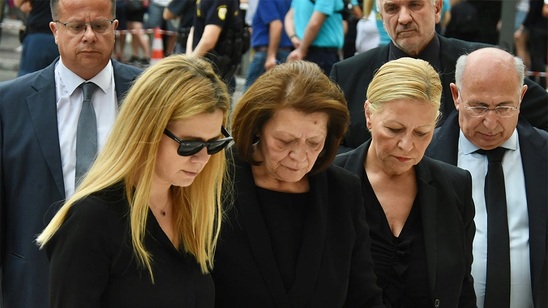 Image: Γιάννης Μαρκόπουλος: Σε κλίμα βαθιάς συγκίνησης η κηδεία του - «Αθάνατος» φώναζαν