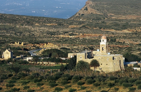 Image: Θέσεις εργασίας στη Μονή Τοπλού για την θερινή περίοδο  