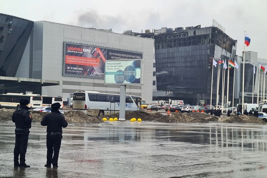 Image: Μακελειό στη Μόσχα: Στους 93 οι νεκροί – Συνελήφθησαν 11 ύποπτοι, μεταξύ αυτών 4 άμεσα εμπλεκόμενοι