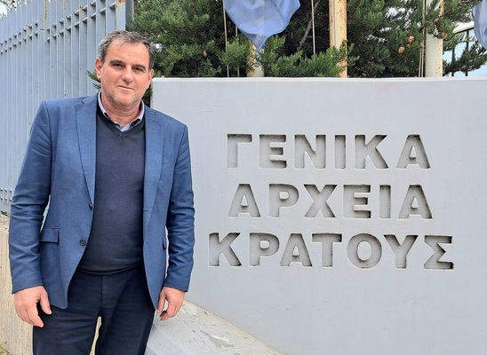 Image: Τιμώμενο πρόσωπο σε εκδήλωση των Μικρασιατών της Χίου ο Αργύρης Πανταζής.