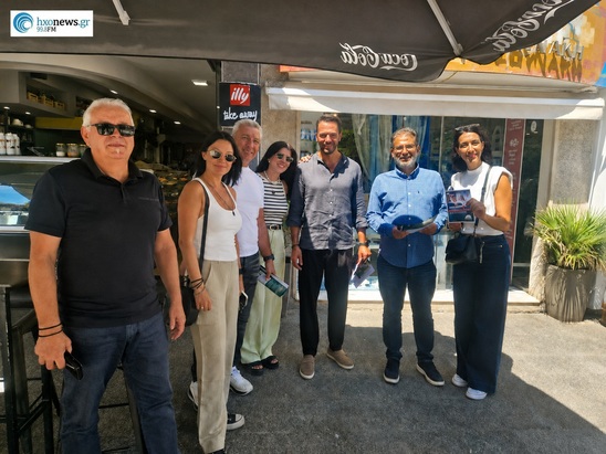 Image: ΠΑΣΟΚ: Περιοδεία στελεχών στην Ιεράπετρα πριν από την ομιλία Ανδρουλάκη στο Ηράκλειο
