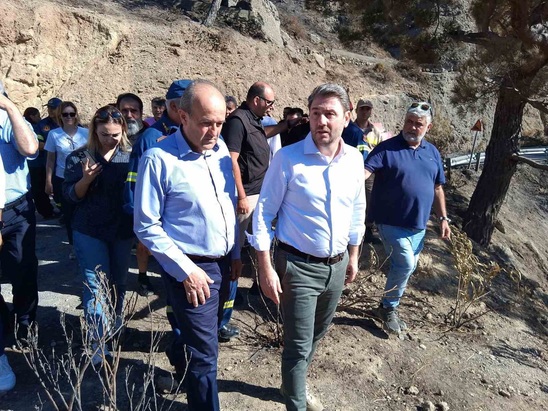 Image: Επίσκεψη του Προέδρου του ΠΑΣΟΚ – ΚΙΝΑΛ Νίκου Ανδρουλάκη στις πυρόπληκτες περιοχές της Ιεράπετρας