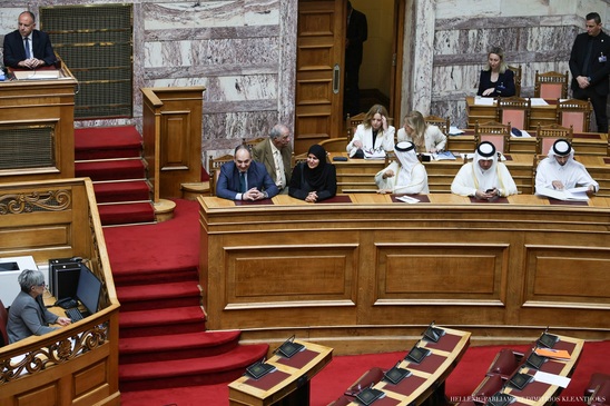 Image: Συνάντηση Ιωάννη Πλακιωτάκη με κοινοβουλευτική αντιπροσωπεία του Κατάρ στη Βουλή