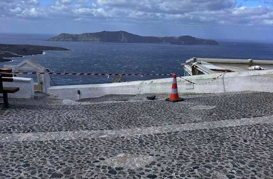 Image: Κικίλιας: Θα δημιουργηθεί λιμάνι διαφυγής στη Σαντορίνη – Οι σεισμοί έχουν μετακινήσει το νησί