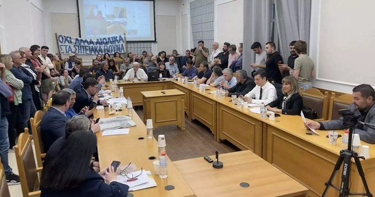 Image: ΣΥΡΙΖΑ Λασιθίου: Οι σύμβουλοι της παράταξης "Η Κρήτη μας αλλιώς" καταψήφισαν τις ΜΠΕ για τις ανεμογεννήτριες