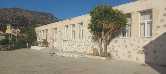 Image: Ανακαινίζεται το παλιό Δημοτικό Σχολείο Σταυροχωρίου – Νέα κουφώματα για την προστασία της Βιβλιοθήκης