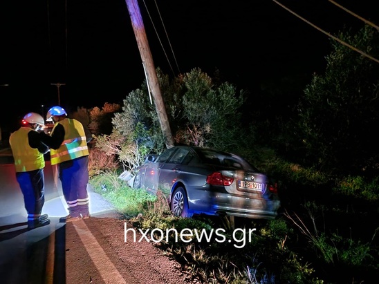 Image: Αυτοκίνητο «καρφώθηκε» σε στύλο της ΔΕΗ στο Ξεροπήγαδο Ιεράπετρας